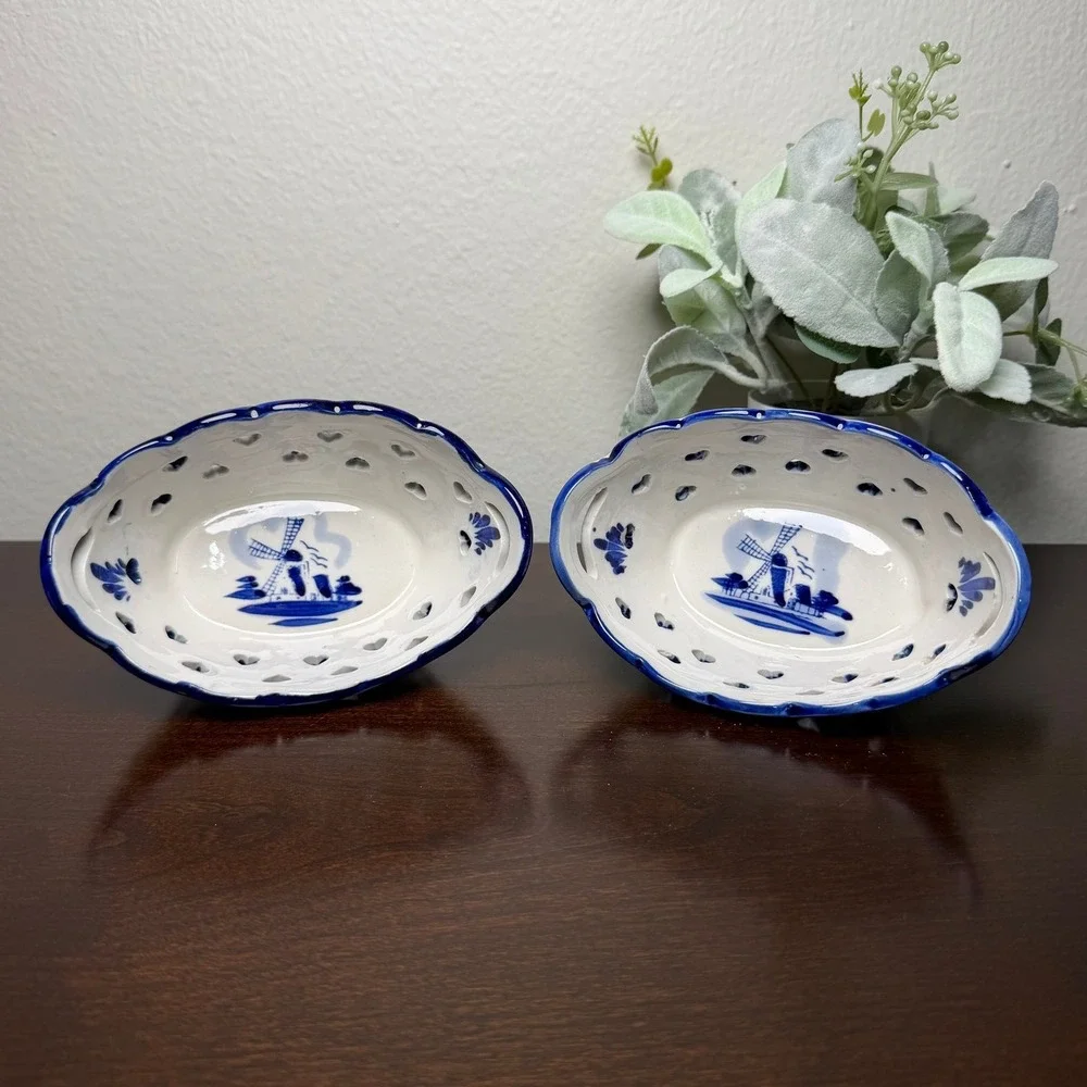 Vintage Delft Blue Style Ceramic‎ Heart Cutout Trinket Bowls Set of 2 Windmill